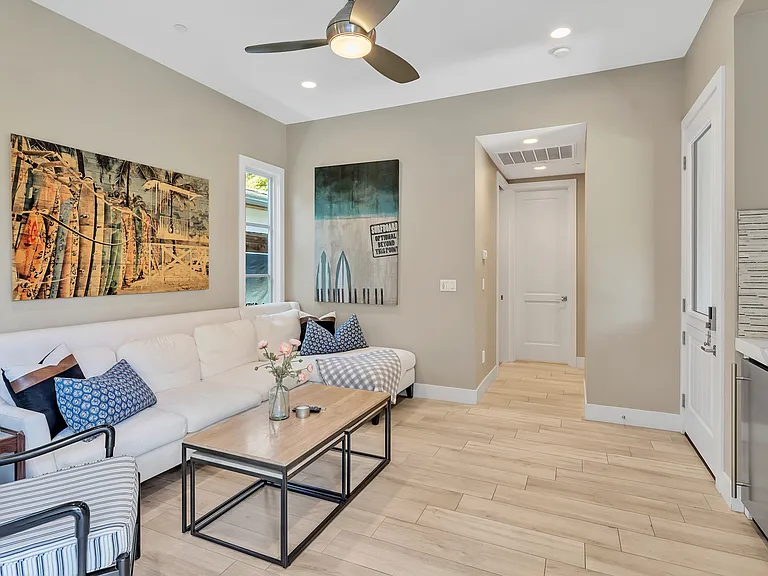1127 Alameda Blvd — Photo 11