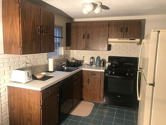 4th image of 55 Village Green Dr #42