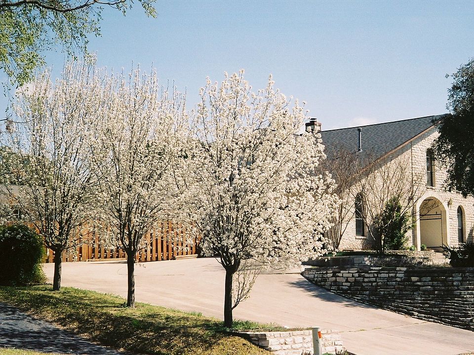 View of front from NW