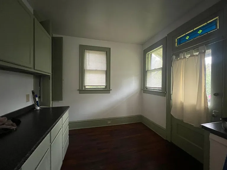 339 W 6th Ave — Photo 7