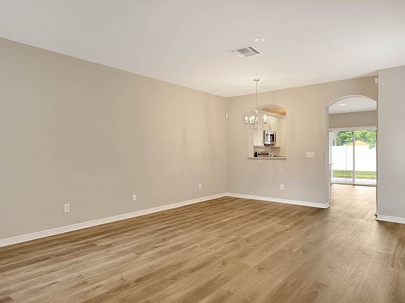 5th image of 10712 Chesham Hill Ct