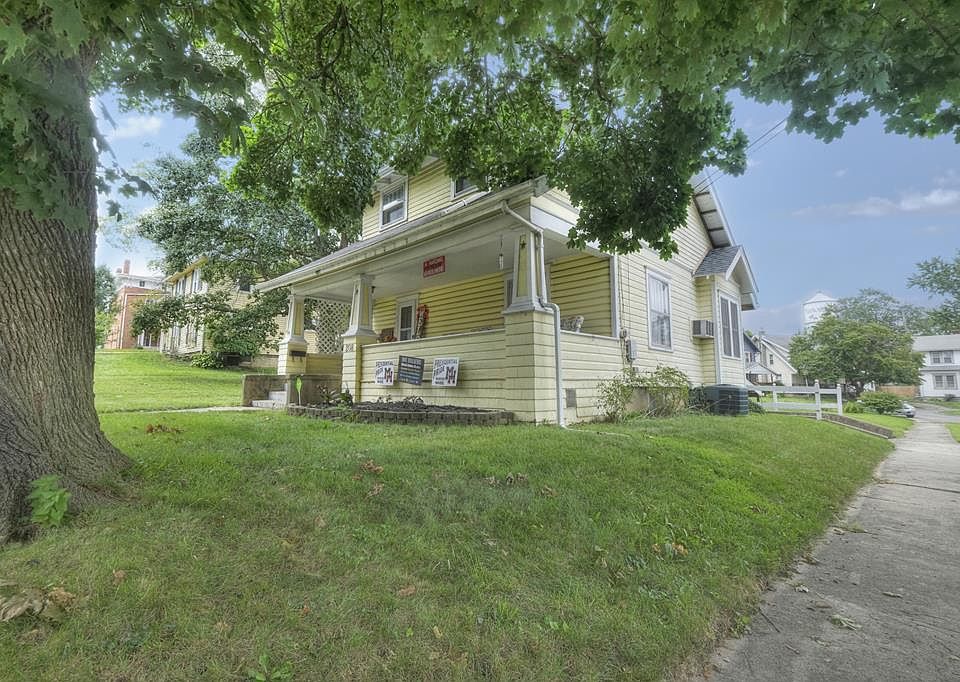 1st image of 208 E Washington Ave