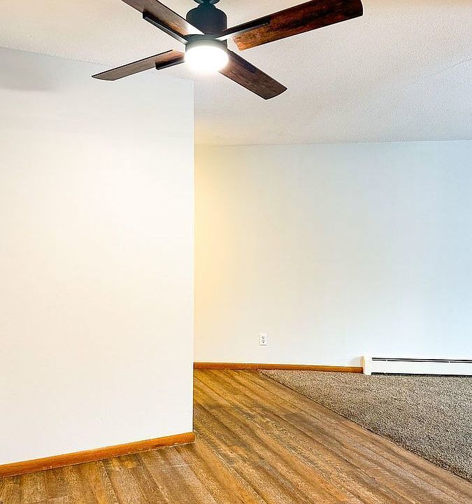 438 Independence Ave. Champlin MN 55316 438 Independence Ave N