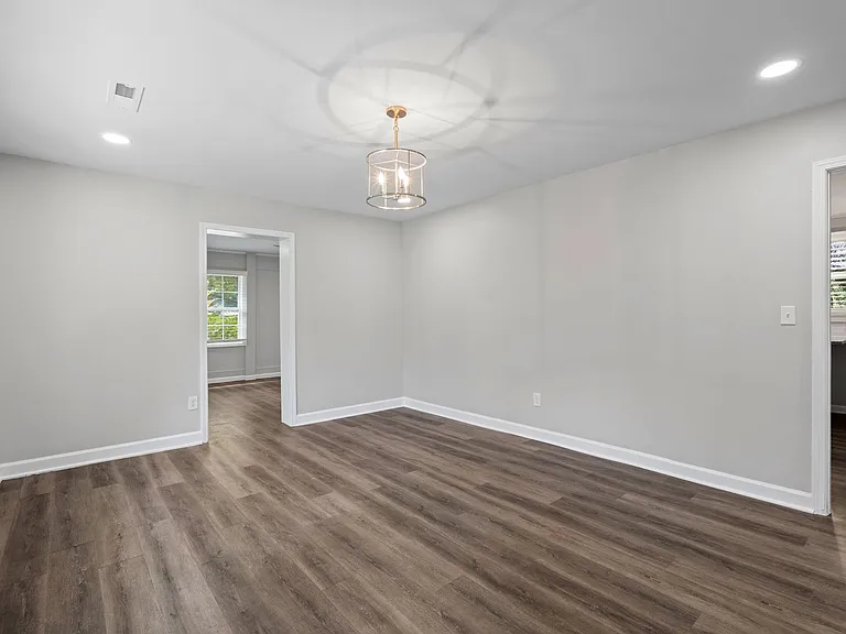5501 Old Buncombe Rd — Photo 8