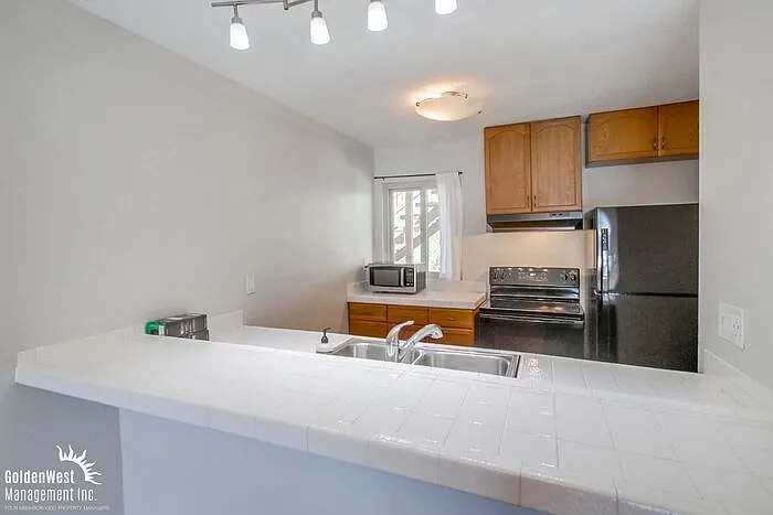 2 bed, 1.0 bath, 863 sqft, $2,595 — Photo 4