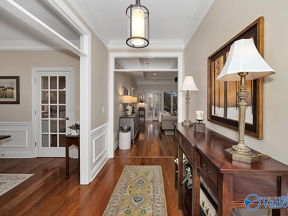 4th image of 2610 Edgerton Dr SE