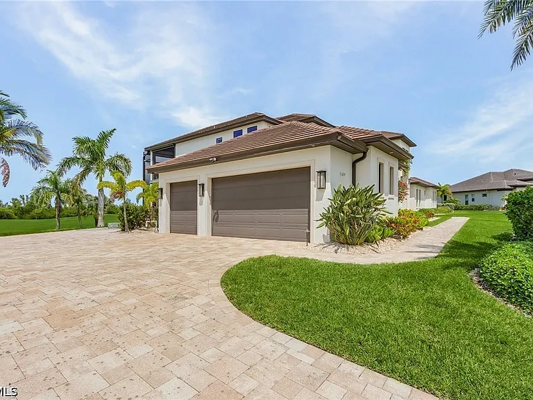 11695 Royal Tee Cir — Photo 1