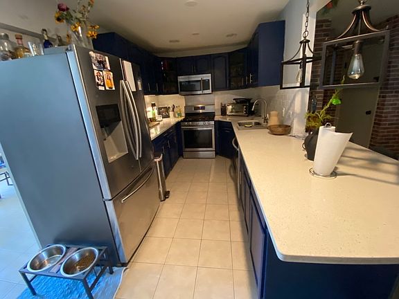 5th image of 5633 Edge Lake Dr APT 1E