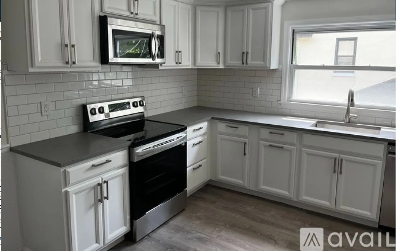 2 bed, 1100 sqft, $3,000 — Photo 3