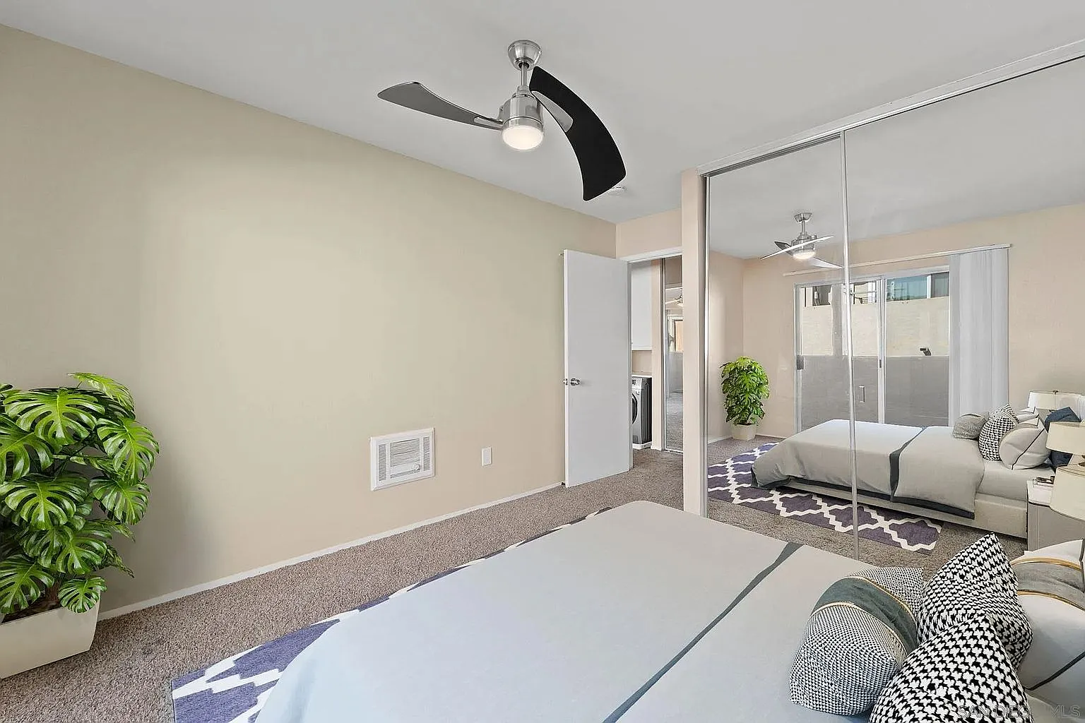 2 bed, 726 sqft, $2,700 — Photo 3