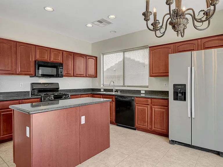 10649 Tuckermans Ave — Photo 11