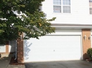 458 Coventry Cir, Glendale Heights, IL 60139