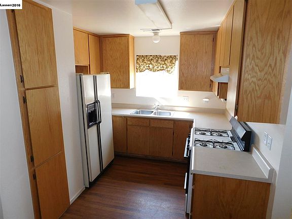 4th image of 75 Sapphire Ct