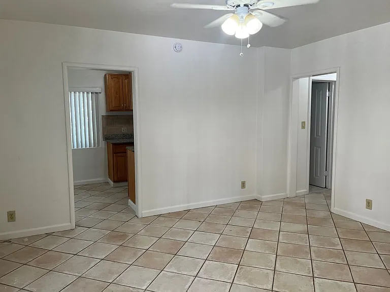 D Street Apartments — Photo 16