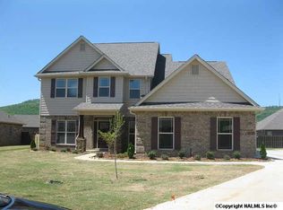 2620 Park Hampton Dr, Owens Cross Roads, AL 35763