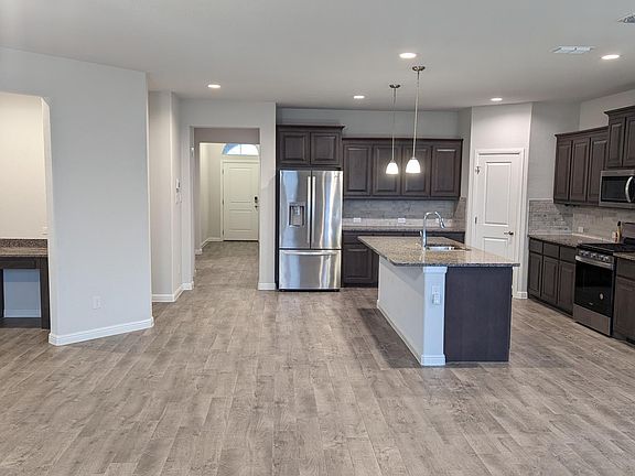 2nd image of 1020 Blackhorse Trl