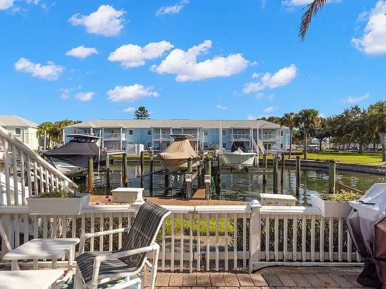 5243 Beach Dr SE #B — Photo 18
