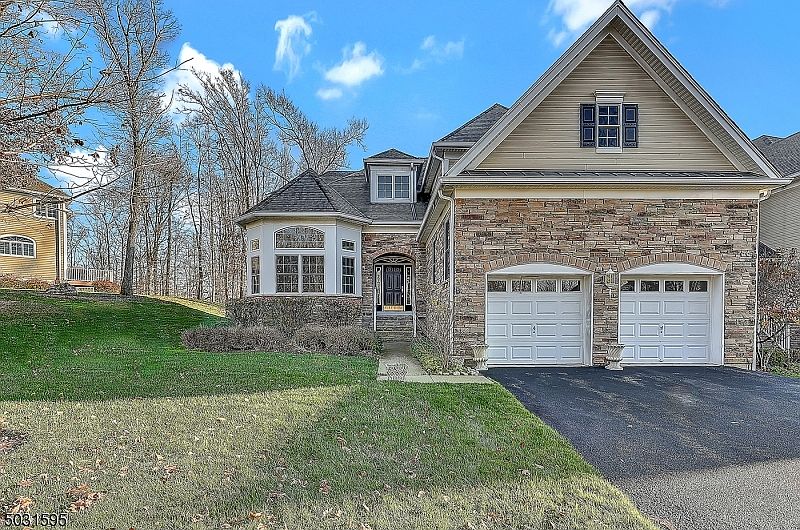 1st image of 36 Whitbay Dr