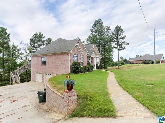 2nd image of 805 Brookhaven Dr