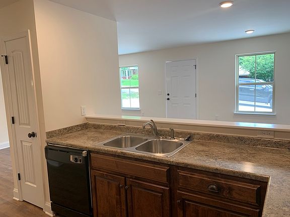 5th image of 1395 Golf Dr