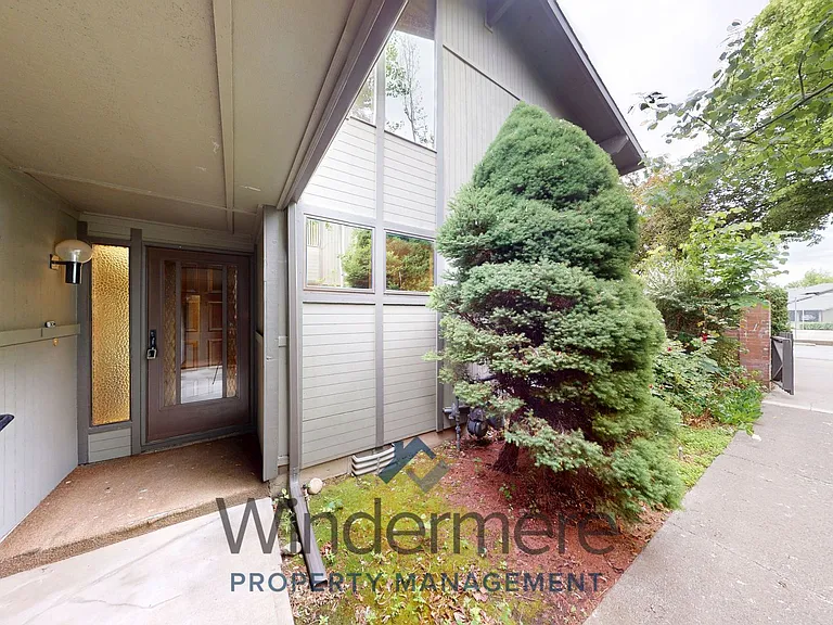 601 Village Way #13 — Photo 2