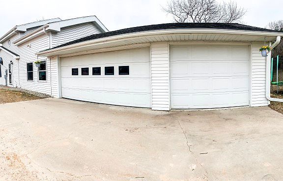 2nd image of 104 Kathy Ln
