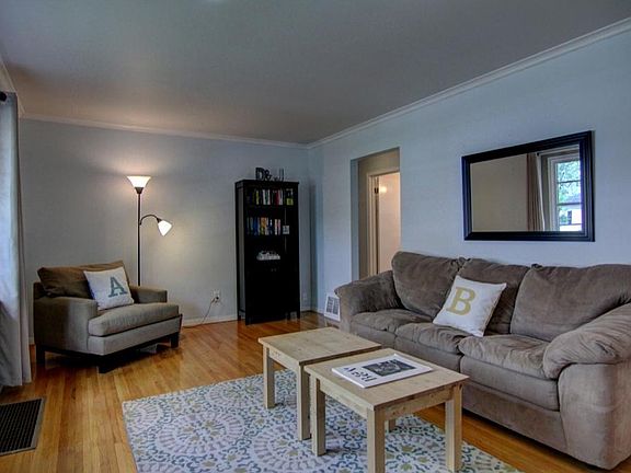3rd image of 6833 Vincent Ave S