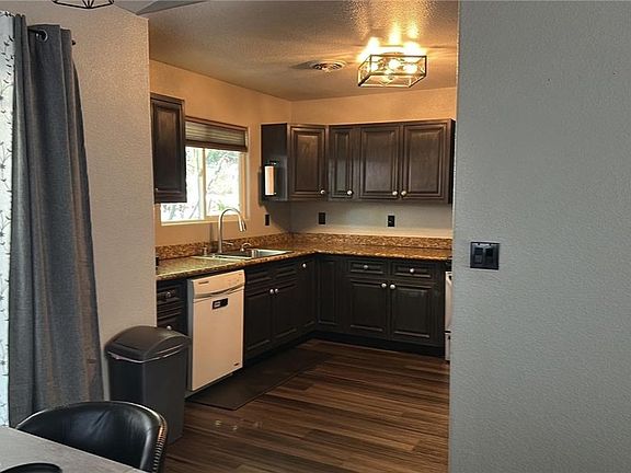 3rd image of 6189 Vallejo Ave