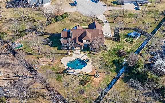 4th image of 9012 Sawgrass Ct