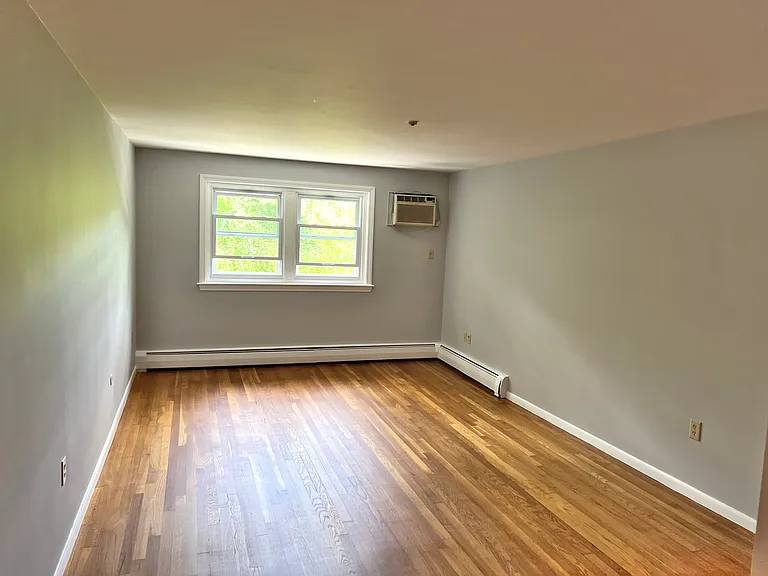 45 Maynard St #15 — Photo 3
