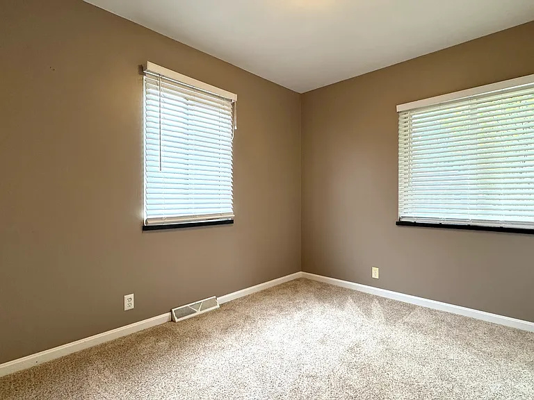 1630 S Walnut Ln — Photo 17