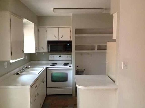 3rd image of 2497 Fountain Ave