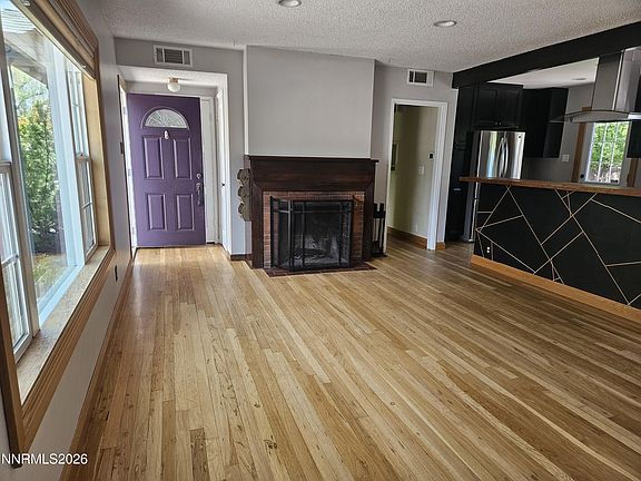 2nd image of 950 Delmar Way