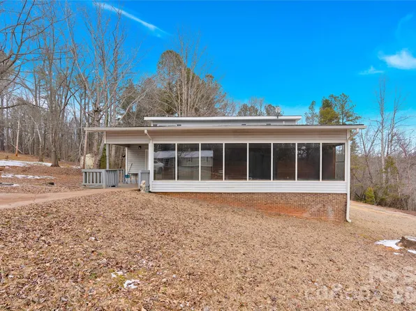 229 Riverhills Dr, Forest City, NC 28043