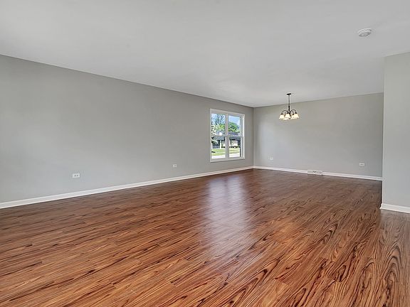 2nd image of 16401 Prairie Ave