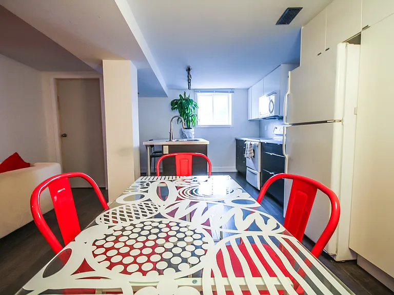 1148 Woodroffe Ave #B — Photo 15
