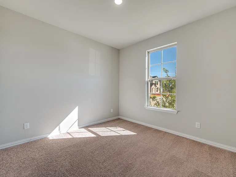 1312 Silver Grass Mdw — Photo 8