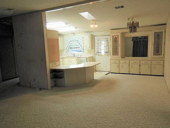 4th image of 4631 Armitage Pl