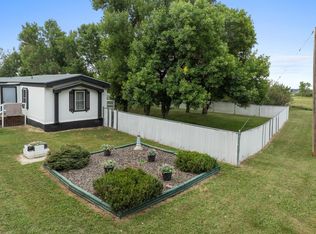 33 Main St N, Des Lacs, ND 58733