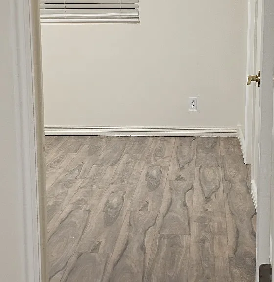 659 W 2325 N — Photo 15