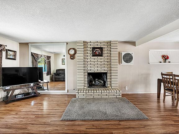 4th image of 659 W Avenue J10