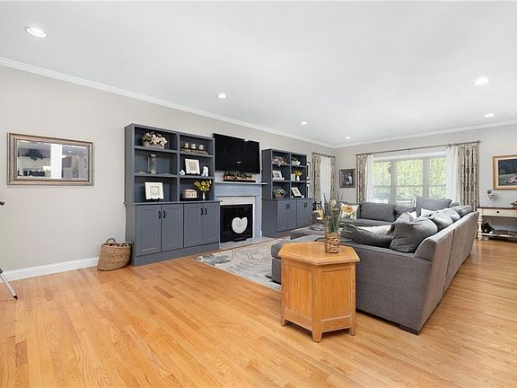 5th image of 114 Teaberry Dr