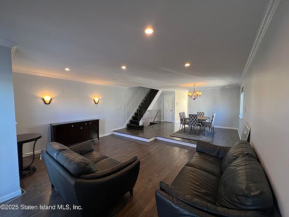 4th image of 514 Travis Ave