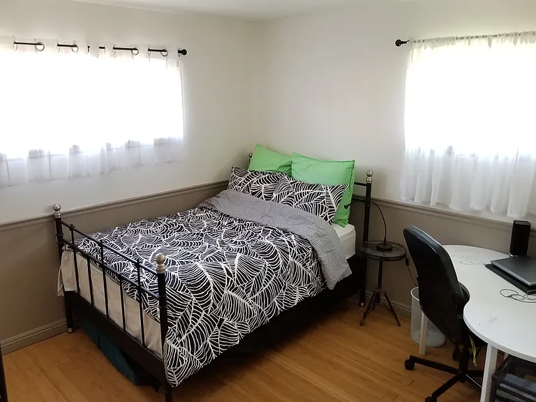 1615 S 50 W — Photo 7