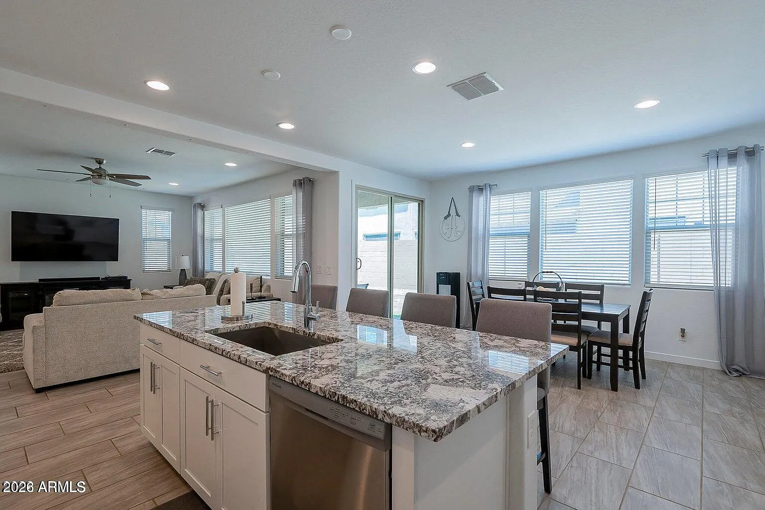 4 bed, 3.0 bath, 2615 sqft, $2,996 — Photo 3