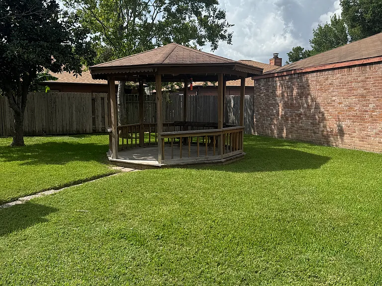 Enclosed and Secure Yard