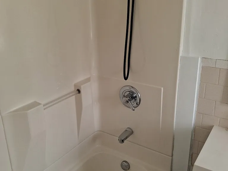 898 5th Ave #1 — Photo 3