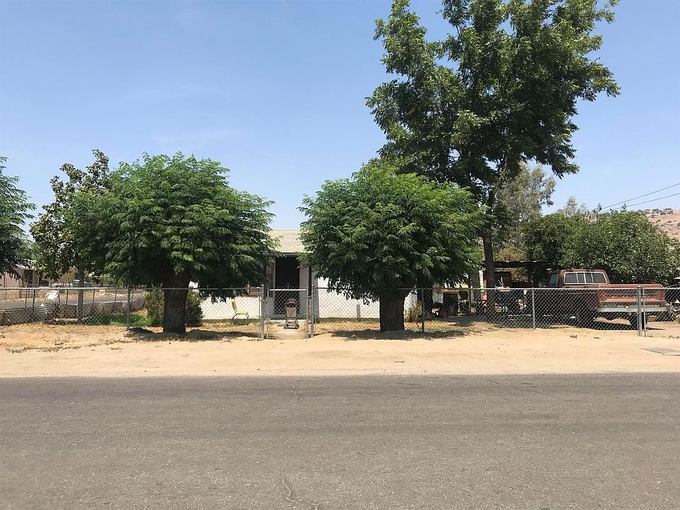 2nd image of 1904 E crabtree Avenue