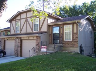 12824 S Blackfoot Dr, Olathe, KS 66062