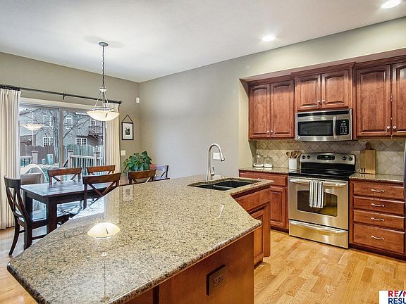 4th image of 16437 Rosewood St
